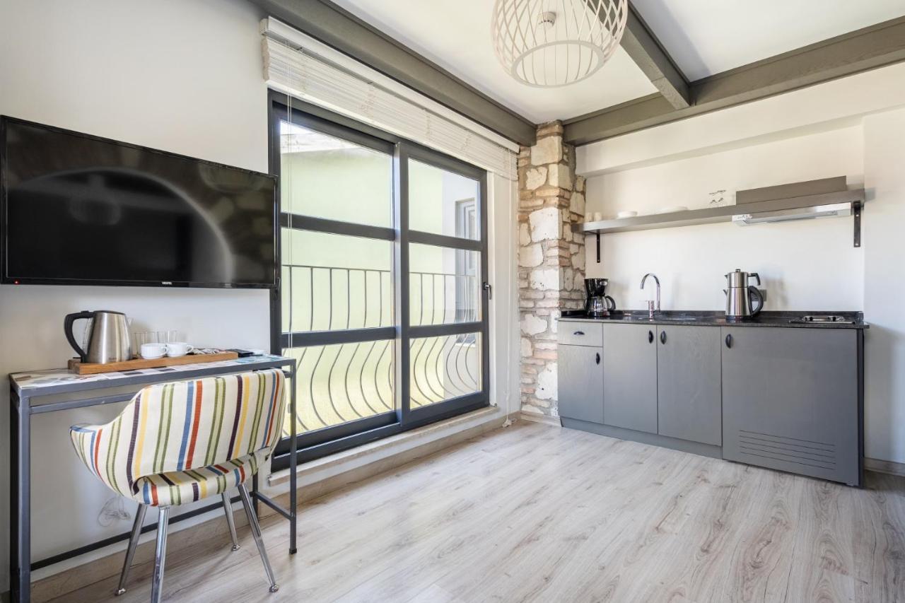 Appartamento Lovely Studio Flat Near Hadrians Gate Antalia Esterno foto