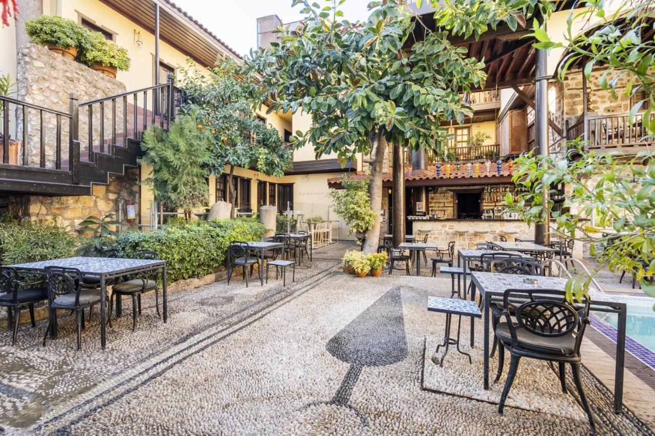 Appartamento Lovely Studio Flat Near Hadrians Gate Antalia Esterno foto